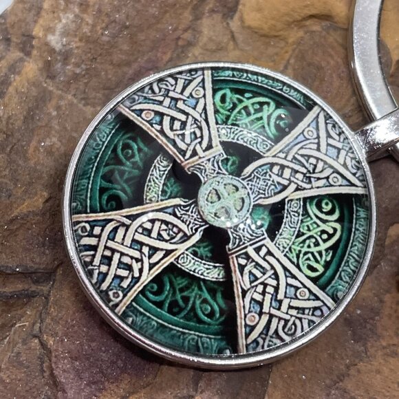 Irish Scottish Celtic Green Lucky Keychain Key ring Keyring Gift wedding CROSS - Picture 4 of 14
